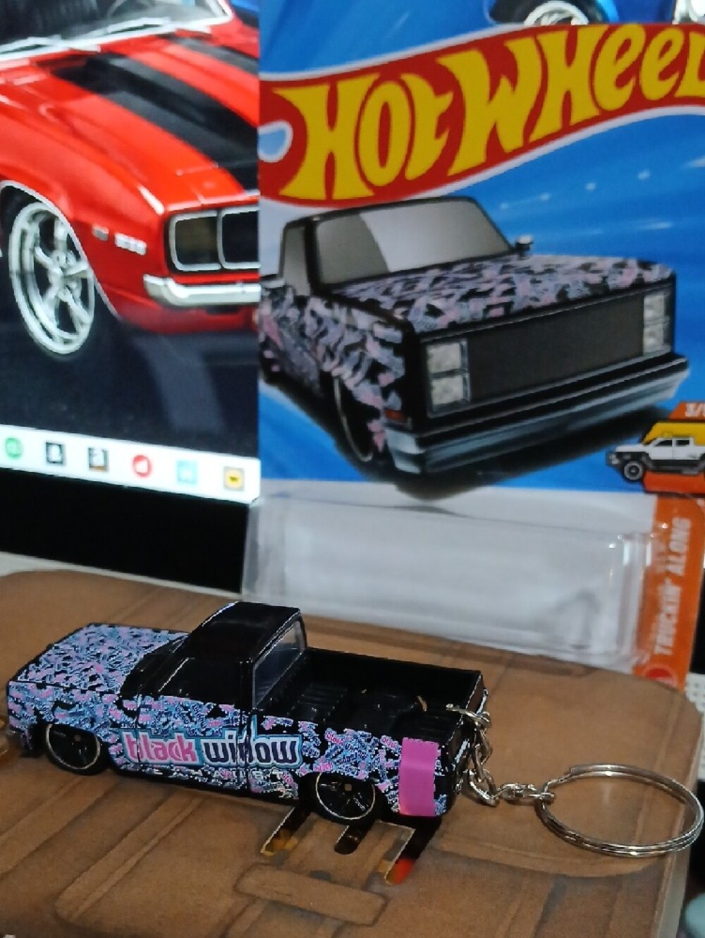 Hot Wheels '83 Chevy Silverado - Pink & Black Graphic Keychain - Picture 5 of 6